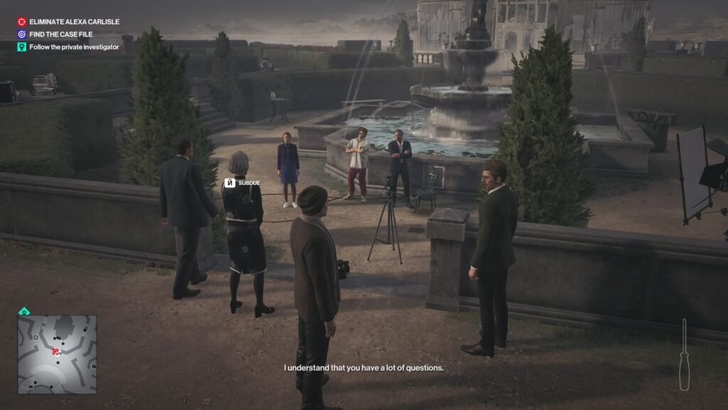 Hitman 3 Agent 47 watches group near fountain garden